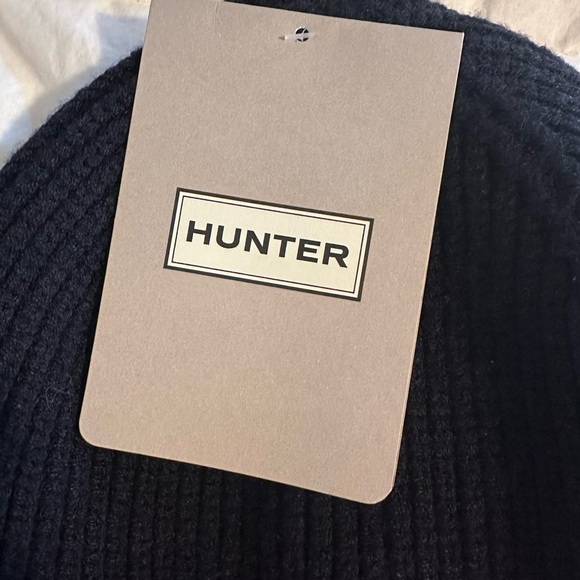 Hunter Valtameri Blue Stripe Ribbed Logo Beanie - Picture 9 of 11